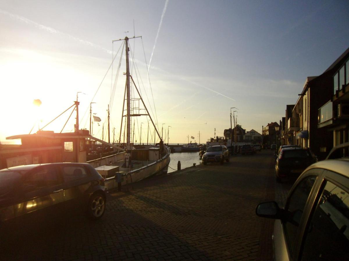 Bed and Breakfast Zicht Op Zee Urk Exteriér fotografie